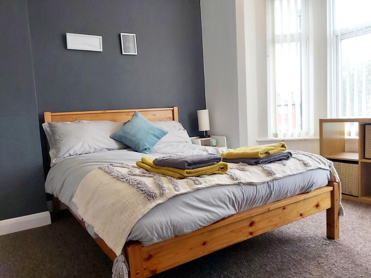 كوفنتري Comfy 4 Bed Home Away From Home المظهر الخارجي الصورة