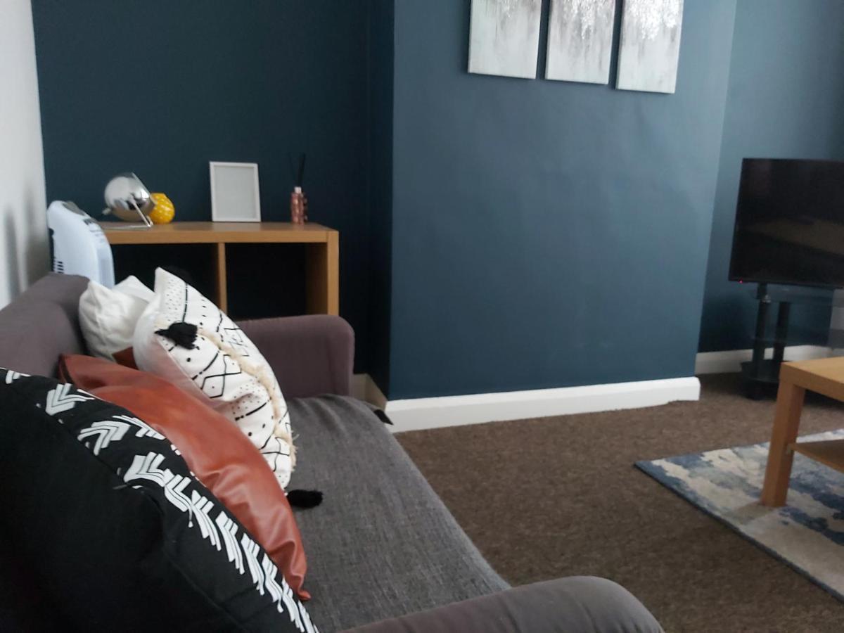 كوفنتري Comfy 4 Bed Home Away From Home المظهر الخارجي الصورة